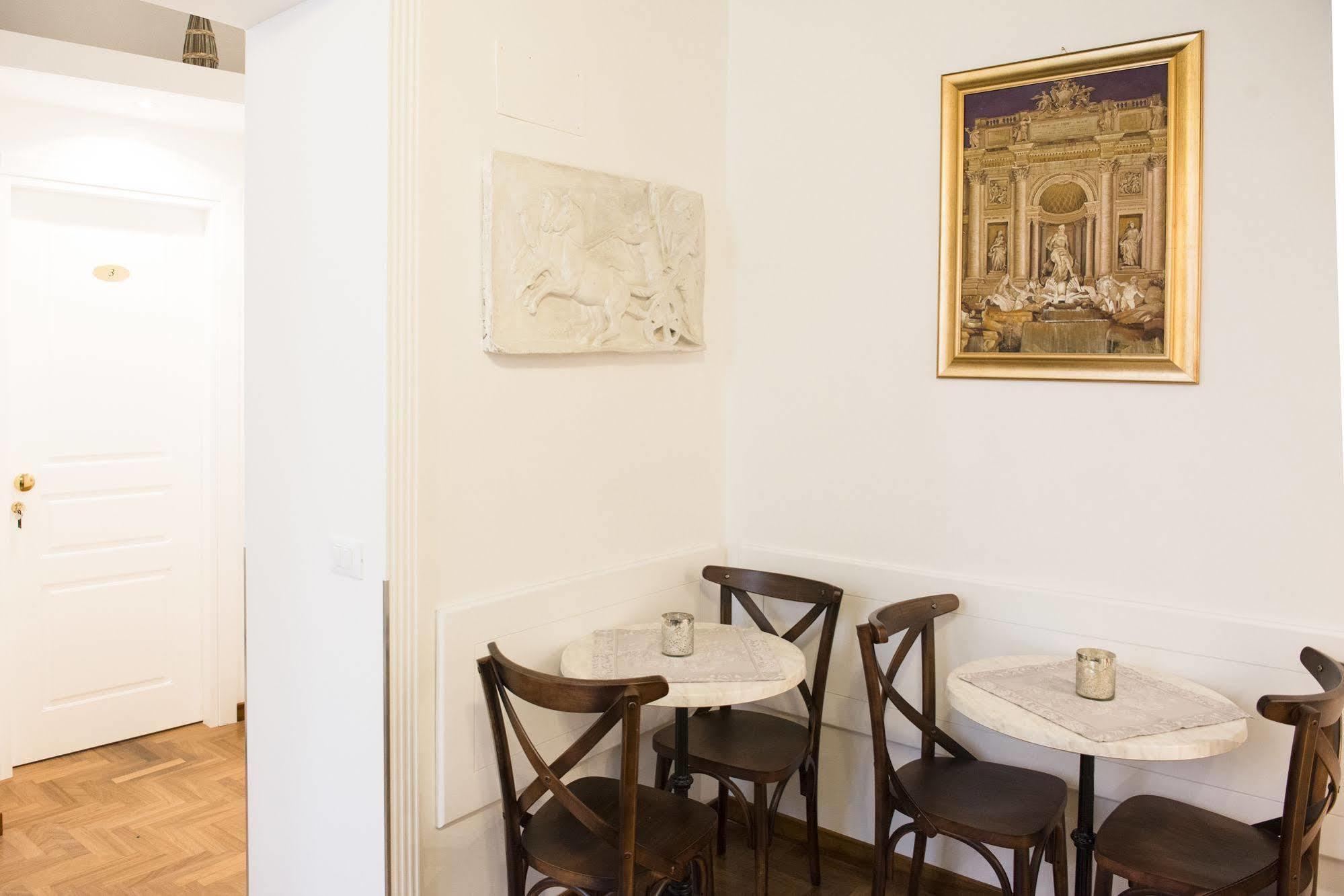 Domus Trevi Panzió Róma Kültér fotó
